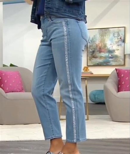 HSN model Brooke modeling jeans 02