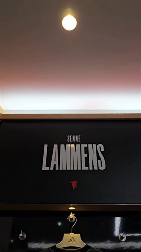 🇾🇪 Our stadium, our colours. 📣 Get up to 40% off AND free printing at United Store! | Manchester United