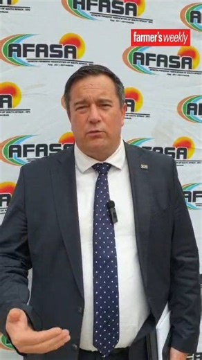 #NewsJustIn In a significant policy shift, Minister of Agriculture John Steenhuisen has announced at the AFASA conference that government will begin vaccinating the national herd against Foot-and-Mouth Disease (FMD). Read the full article: https://bit.ly/4pt8m2g | Farmer's Weekly SA