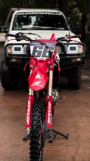 Exploring the Honda CRF250R Motorcycle Experience