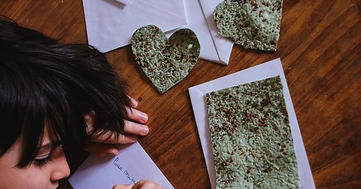 Tutoriel pour fabriquer du papier ensemencé ( ou carte à planter )