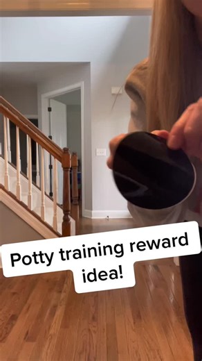 Baby Cozy on Instagram: "‼️🔗 LINK IN BIO 🔗 ‼️ Want a candy-free reward idea for potty training?! How about a color changing sticker? As soon as your child goes, the sticker reveals a picture! They are reusable, too, just rinse will cool water and you’re good to go! (If that’s your thing) 🤪 Your child might even find this a little *too* cool and want to take the sticker out of the potty 😅. If so, I recommend having a backup sheet of regular stickers! #pottytrain #pottyreward #pottyhack #toddl