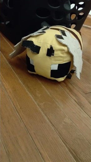 making random Minecraft noises for no absolute reason