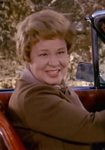 Hazel S03:E17 - Scheherazade and Her Frying Pan (Pt. 1)