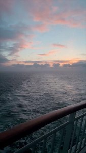 25K views · 415 reactions | Gerade noch beim Morgenkaffee den schönen Sonnenaufgang betrachtet und plötzlich ist man Mitten im Schneegestöber! Auch das ist Norwegen im Winter und wir lieben alles daran ❤️  Nina Hüpen-Bestendonk | Hurtigruten | Facebook