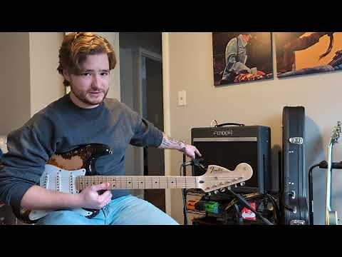 9 vs.10 Gauge Strings on a Stratocaster (Can you guess which is which?)