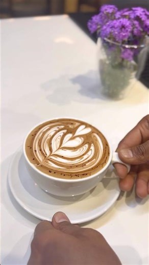 CLASSIC LATTE ART TULIP POURThe secret to clean Tulip stacks#Basic Latte Art Pattern#tulip #trending