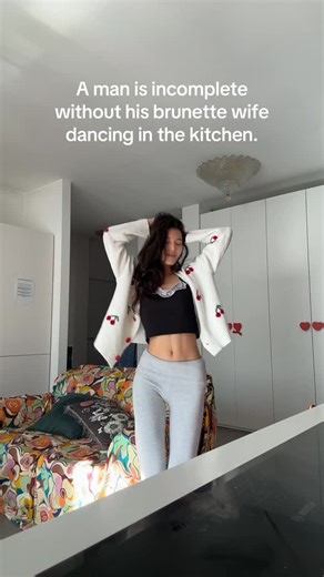 Amina 💞 on Instagram: "@amina.ballerinaa"