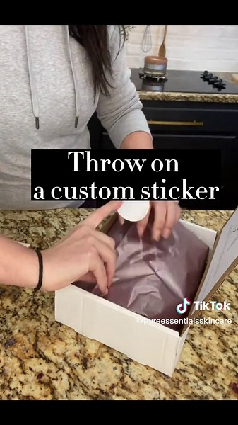 Budget friendly packaging options for your smal business. #cleanskincare #pureessentials #smallbusinesspackaging #skincarebrands