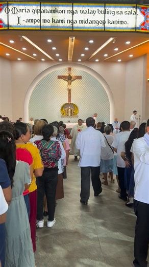 Holy communion during the feast of Our Lady of Miraculous Medal Parish #church | Daily Eucharist