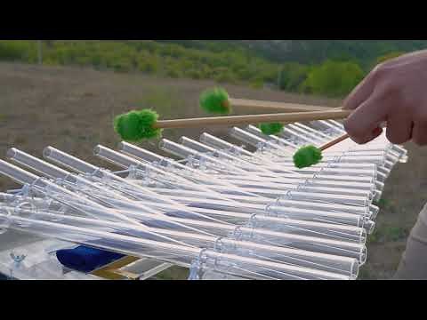 Svaritanum crystalophone - unique musical instrument - J. S. Bach - Minuet in G minor -Сrystal harp