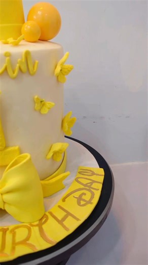 Aaj apk hat mashallah likhne se nai rukenge it a piyara cake hai🥰 Order only Karachi //03554757542 | SR Cakes & Bakes
