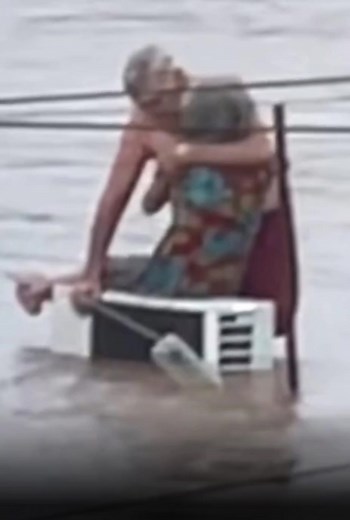 42K views · 422 reactions | Amid a devastating flood in Southeast...