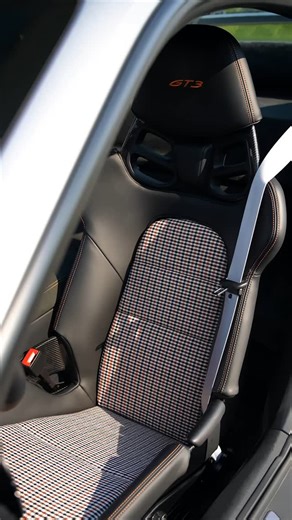 ABE AUTOMOTIVE on Instagram: "From Plain to Personalized  Porsche 911 GT3 seat & door card inserts installed ✅ #porsche #gt3 #911 #992 #luxurycars"