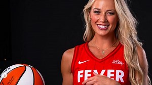 Sophie Cunningham goes viral with bikini post as fans react to injury update