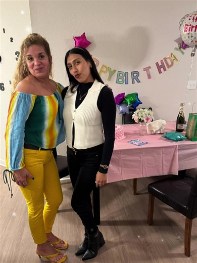 Y los cumplió feliz ! @Ingrid Gonzalez @neryRoy @eslevillaaa_ #felizvumpleaños #entreanigos