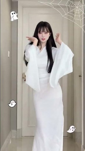 Cute Ghost Girl Shakes It at the Doorway: Spooky & Sexy Dance Show! #halloween #dance #cosplay