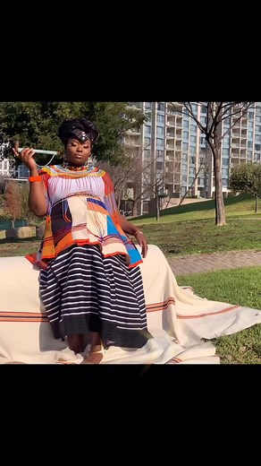 Ndili Mpondo Mtram, ndibulel’Amampondo mtram. Nilonwabele usuku lwencubeko. Singazilibali imvelaphi yethu. Siphuthume konke sijonge phambili ma-Afrika Amahle. | Csana SA