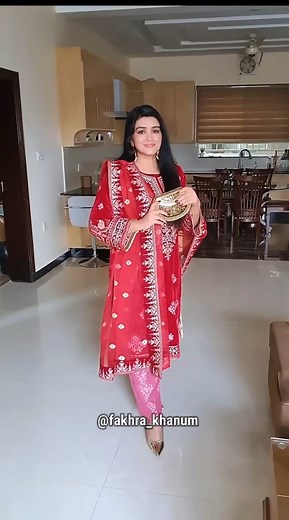 Dupatta Settings #hack #tuesday #TuesdayTreat #walimavideo #comedy | Fakhra Khanum