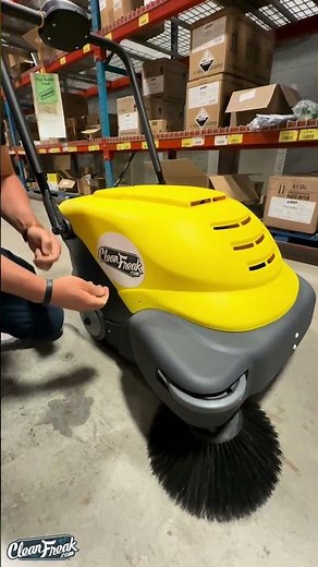 Connecting the Battery on the CleanFreak® 'EasySweep' Sweeper