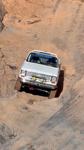 David Hellman brought his ‘74 Blazer out! This is a super clean restomod that he doesn’t wheel as much as his other trucks. There are still 1-ton axles and a built small-block hiding underneath but he’s kept the original look to it —not even replacing the factory roll bar. With a bunch of Offroad Design Inc parts and Alcan Spring Inc. leafs, this K5 has no problem walking up Hell’s Gate. #fullsizeinvasion2024. Affordable Bender Diesel Power Products All Hose APEX Chassis Mercenary Offroad Thuren