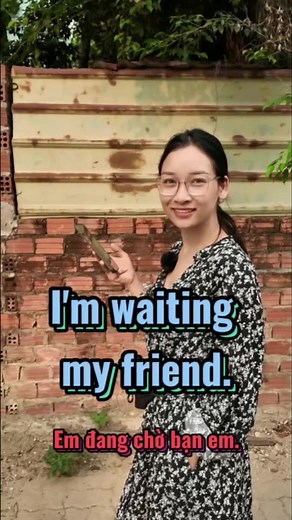 Bạn có đang mắc lỗi phổ biến này trong tiếng Anh không? 🤔 Don't make this mistake with 'WAIT' ❌ #tienganhchonguoimatgoc #hoctienganhonline #hoccungtiktok #tienganhnghenoi #tienganhgiaotiep #hoctienganh #tomsenglishtips