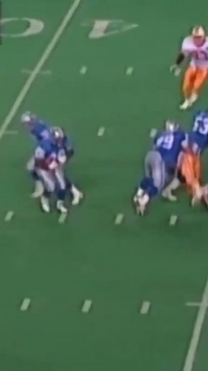 Barry Sanders himself tells a Barry Sanders story of his favorite highlight play juke that brought a smile on his face! 😂😂😂 Barry Sanders is different! 🔥 #barrysanders #barrysanders20 #barry #sanatandharma | Sara Cynthia