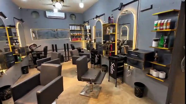 Step into The Hair Lounge Salon & Spa — where style meets sophistication. From precision haircuts to luxurious facials, every service is crafted to redefine your look and refresh your soul. Experience premium grooming, world-class products, and a vibe that speaks confidence and class. ✂️💆‍♂️✨ Hashtags: #TheHairLoungeSalon #LuxuryGrooming #StyleRedefined #QuettaSalon #MensCare