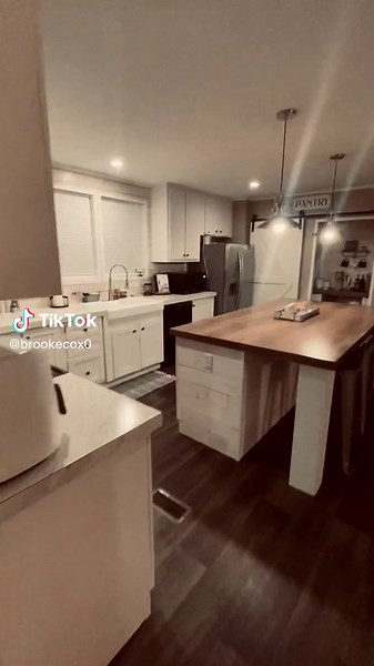 Rustic Farmhouse Home Tour with Barn Door | Clayton Homes