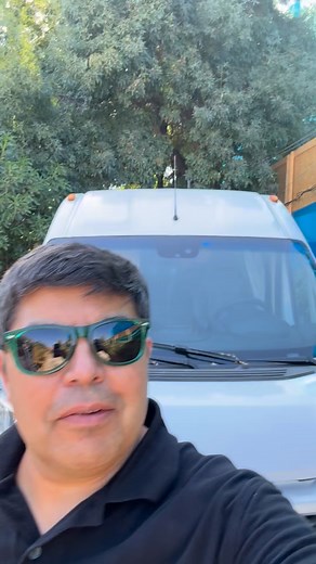 ✨ “Upgrade kits solar ”, 🚌💫 proyecto de mejora a “La Chiro” Recuerda visitar a “Paris Omni Camper. Diseñada para quienes aman viajar con estilo, Paris Omni Canper combina elegancia, tecnología y confort en cada detalle: 🌙 Interior completamente equipado 🍽️ Cocina y comedor full premium 🛏️ Espacios modulables para descanso y trabajo 🔋 Sistema eléctrico autónomo y detalles de alta gama 🚐 Ven a descubrirla en exclusiva en nuestro showroom de Avenida La Dehesa 3372, Lo Barnechea. 📍 Solo por 