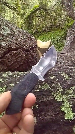 Mini-Tracker knife whittle!