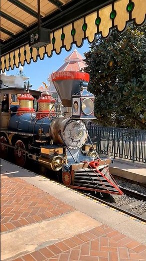 Disneyland Paris Railroad Arrival |Subscribe to support