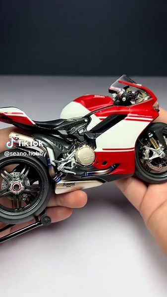 Ducati 1299 Superleggera Review and Sound Analysis
