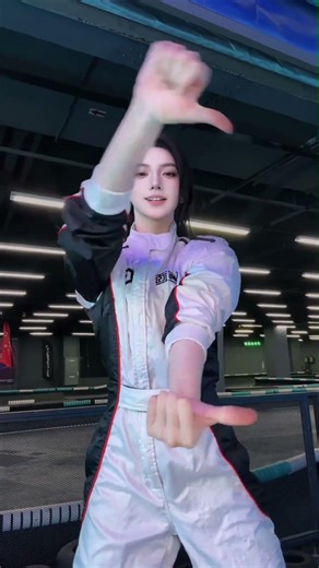 Incredible Relay Challenge in F1 Overpass - Watch Who Can't Keep Up