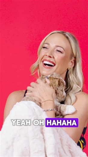 Sophie Cunningham loves to play with dogs 🥰
