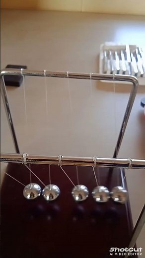 Energy Transfer | Newton’sCradle class 9 #NewtonsCradle#PhysicsExperiment#LawsOfMotion#Momentum