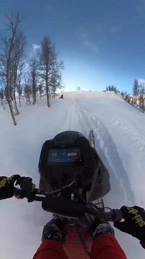 Physics does not exist 😳🙃 @scarronoscar #snowmobile #snow #outdoors #braap #winter #adventure #foryou #foryourpage #sendit #fyp #sledheadzzz #impossible #crazy #epic #stunt #stunts #stuntman #wow