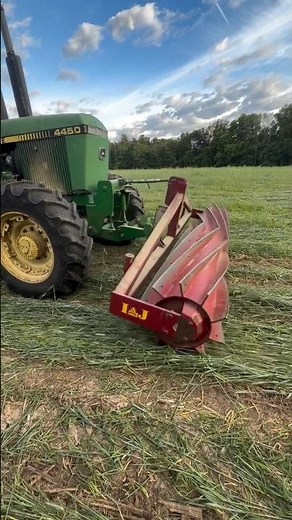 OLD SCHOOL CORN FARMING! 🌽🚜