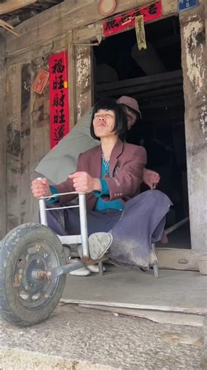 Crazy Shoe Washing Machine Turns Old Shoes Into Gold 😂👟✨