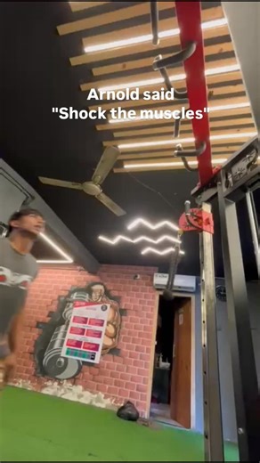 V:-🕷️ on Instagram: "Arnold technique . . . . #arnold #motivation #gymtips #gym #bodybuilding #reels #tranding #gymmotivation #fitnesslife #trend #fitnessmotivation #motivation"