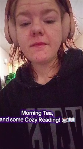 Tea and reading on a snowy morning 🌄 📖🍵 #tea #booktok #book #books #reading