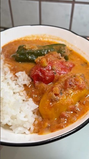 Russian Stuffed Peppers (Sour Cream Sauce)
