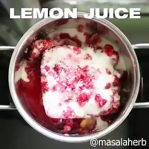 Homemade Raspberry Jam with a small quantity of berries All natural and only 3 ingredients! RECIPE ---> https://www.masalaherb.com/raspberry-jam-recipe/ | Masala Herb