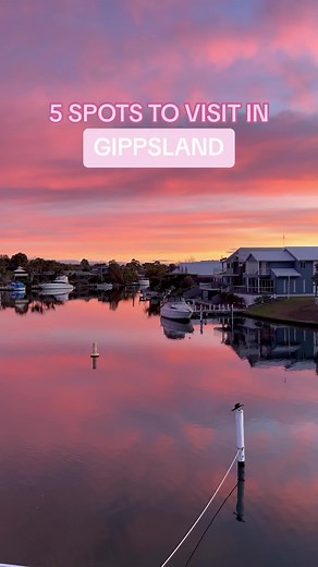 Explore the best of Gippsland 👀 Here’re some top things to do on your next trip: 🚂 Hop on Walhalla Rail for a scenic tour of Walhalla 🍺 Taste local beers at the epic new Maffco Brewery 🌊 Wake up to a stunning sunrise when you stay at an accomodation in Captain Cove 🍷 Feast on local seafood at Sardine Dining ♨ Dunk in a bathing barrel at Metung Hot Springs #VisitVictoria #Gippsland #Melbourne