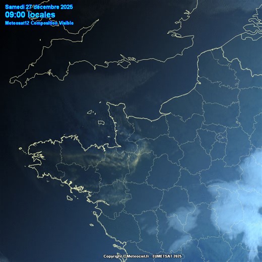 [Direct] Ce samedi 27 décembre 2025 après-midi, une zone de nuages bas 🌫️ plus importante que prévu progresse de la Bourgogne vers notre Région Centre-Val de Loire : elle se décale lentement vers l'Ouest. Même si ce potentiel avait bien été évoqué dans nos prévisions expertisées, prévoir ces nuages bas 🌫️ reste très complexe car ils dépendent d'une multitude de paramètres et notamment de la présence d'humidité en basses couches. Sous ces grisailles 🌫️, les températures restent souvent bloquée