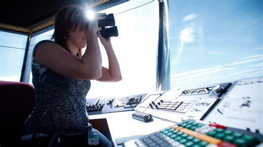 The highest-paying associate degree jobs in Washington? Air traffic controllers lead way