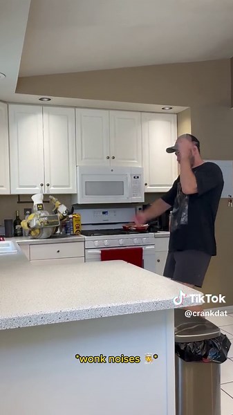 if u don’t want them to cook don’t let the boys in the kitchen!!!! SKEEYEE (CRANKDAT REMIX) [REMIX MACHINE VOL. 2 - SPOTLIGHT 004] alright this one is short and sweet. 1. sexyy red is the goat, no sexyy red slander will be tolerated in this household or you will be sexyy ded 2. can’t remember what it was but something was REALLLY inspiring me to make a ‘rap on riddim’ track at the time (probably something @samplifire tbh). boom made this on the plane in about an hour and played it that night in 