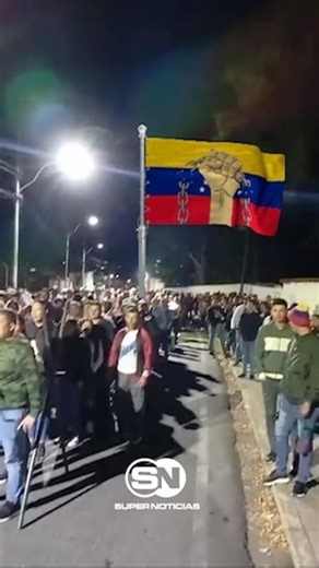 🇻🇪 Himno nacional de Venezuela esta madrugada en Mérida. 🌄 Emoción y patriotismo llenan el aire en un momento histórico para nuestro país. #Venezuela #Mérida #HimnoNacional #OrgulloVenezolano #HistoriaEnProceso | Super Noticias 33