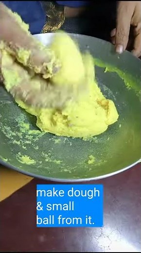 এই ভাবে বানালে তৈরী হবে মুচমুচে ভাজা পিঠা|vaja pitha|sankranyi recipe|সংক্রান্তি উপলক্ষে পিঠা#shorts