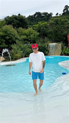 Felipe Jiménez Duarte on Instagram: "Hotel a 2 horas de Bogotá 💥 Bienvenidos al hotel @lafortunaghanapoima ubicado en Anapoima. 🍀 👉🏻 Cuenta con habitaciones de 2 y hasta para 6 personas, algunas con aire acondicionado y baño privado. - 2 piscinas - Jacuzzi El hospedarse en este lugar en containers y hasta en un trailer se los super recomiendo. ✅ Si vienen con un grupo grande se pueden hospedar en la casa privada para 12 personas que cuentan con sala comedor, cocina equipada, piscina y jacuz